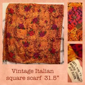 Vintage Italian square scarf 31.5” x 31.5”